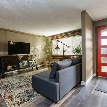 #Stayinmydistrict Eclectic Boise Townhouse Near St Als